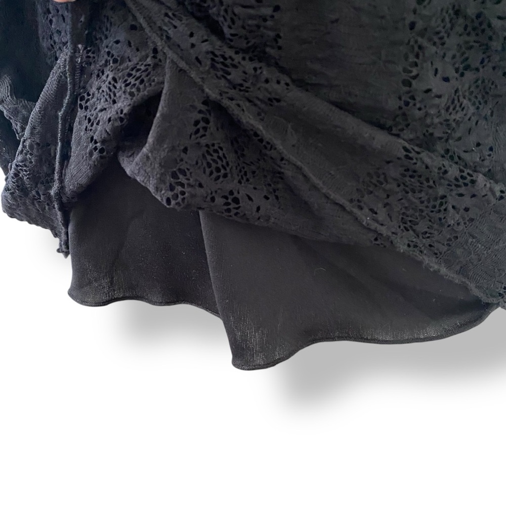 Covington Black Lace V Neck Sleeveless Top — Women’s Size L (14-16) - Picture 9 of 9